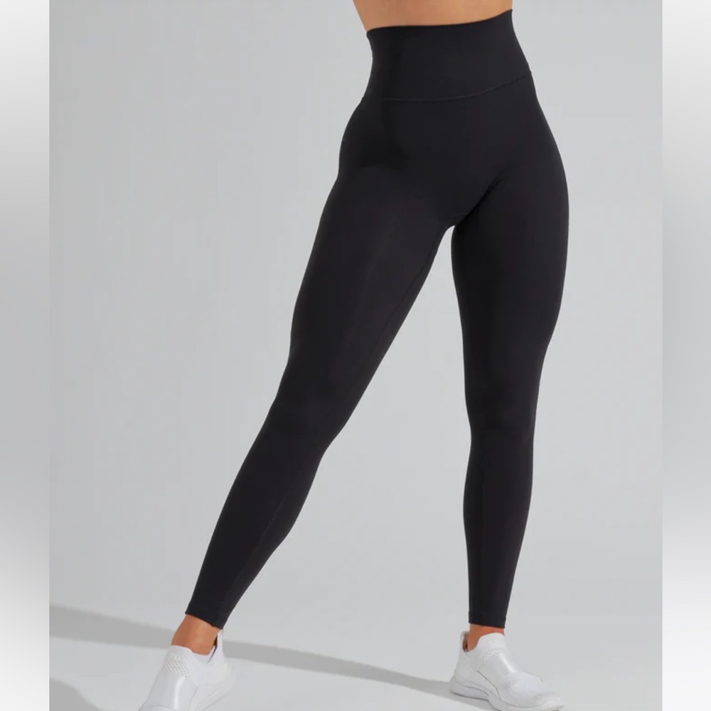 Buff Bunny Black Legacy Pocket Leggings
